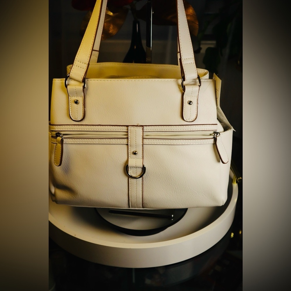 WHITE SHOULDER PURSE NWT - Picture 4 of 4